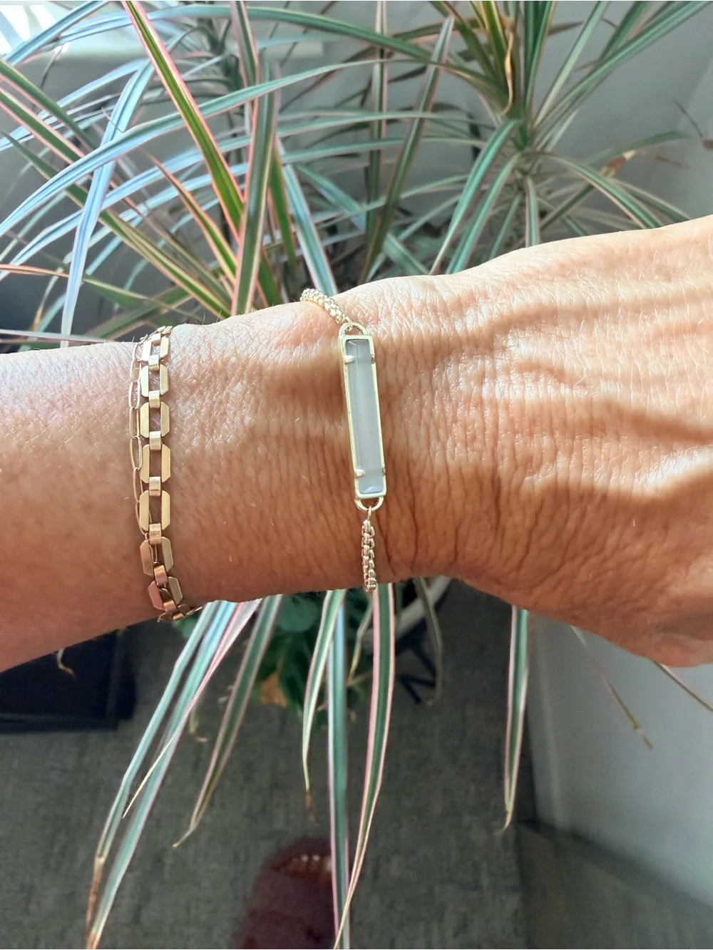 Kate Spade Minimal Bar Slide Bracelet in Gold